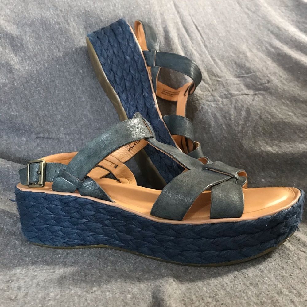 Korks-ease sandals